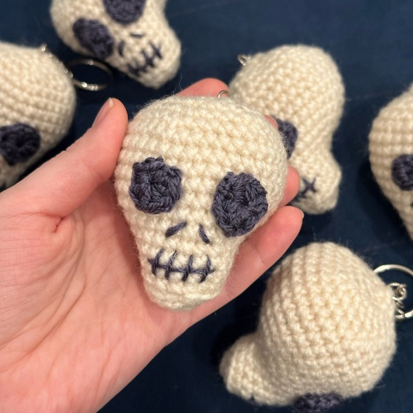 Crochet Skull Keychains (price for one) - Picture 6 of 9